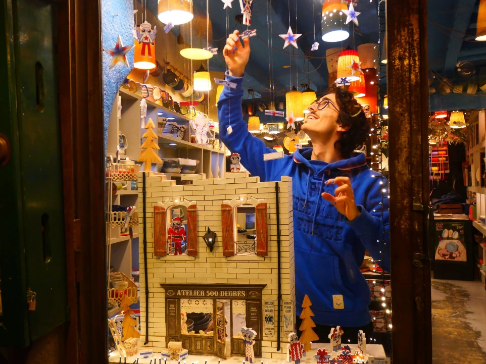 Vitrine 500° Artiste au travail